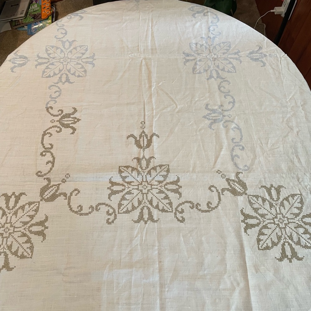 Gorgeous vintage 100% linen cross stitch tablecloth